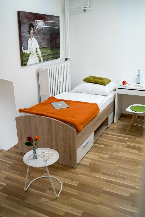 Biohotel Schloss Kirchberg 컬크버그엔더젝스트 외부 사진