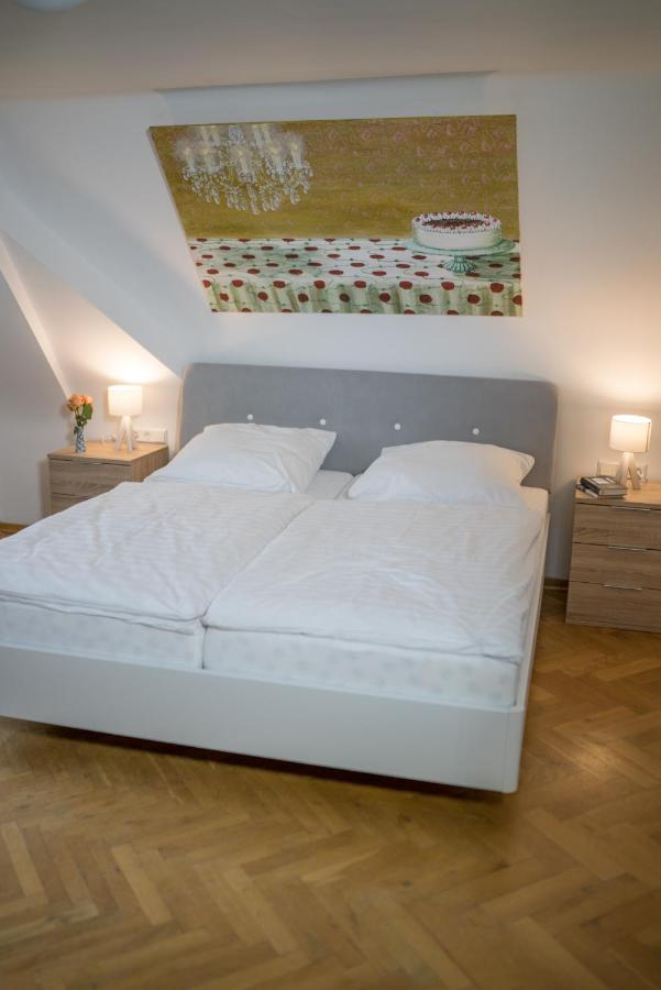 Biohotel Schloss Kirchberg 컬크버그엔더젝스트 외부 사진