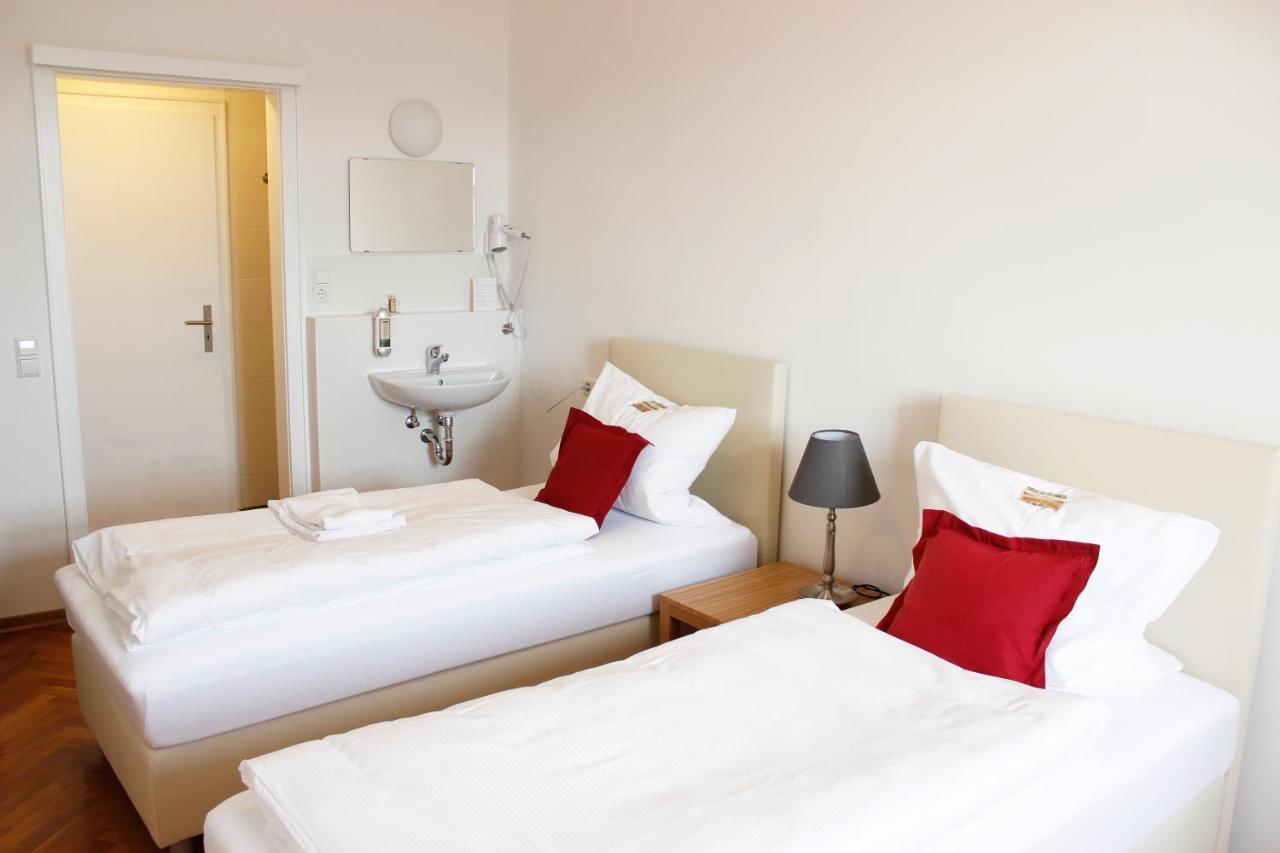 Biohotel Schloss Kirchberg 컬크버그엔더젝스트 외부 사진