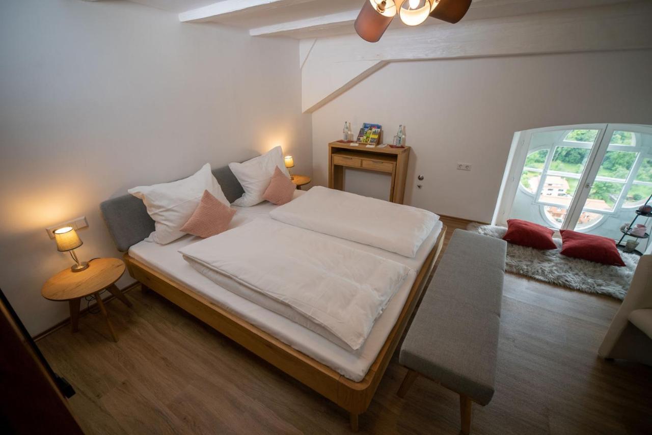 Biohotel Schloss Kirchberg 컬크버그엔더젝스트 외부 사진