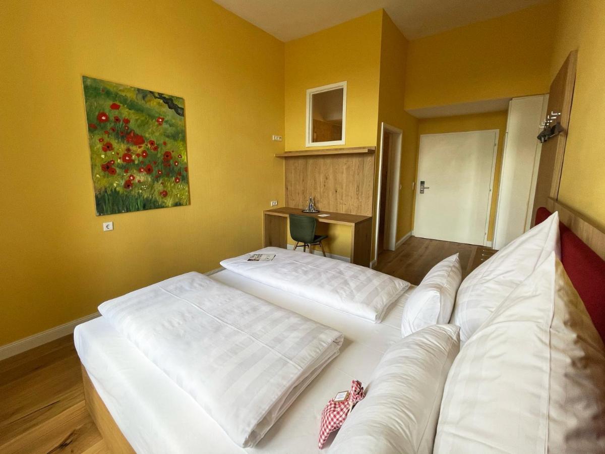 Biohotel Schloss Kirchberg 컬크버그엔더젝스트 외부 사진