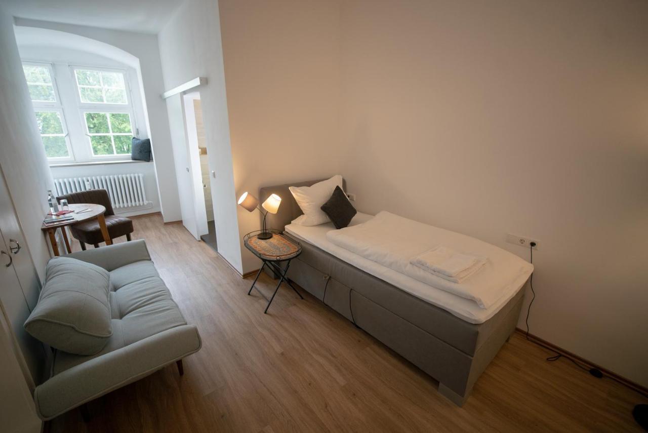 Biohotel Schloss Kirchberg 컬크버그엔더젝스트 외부 사진