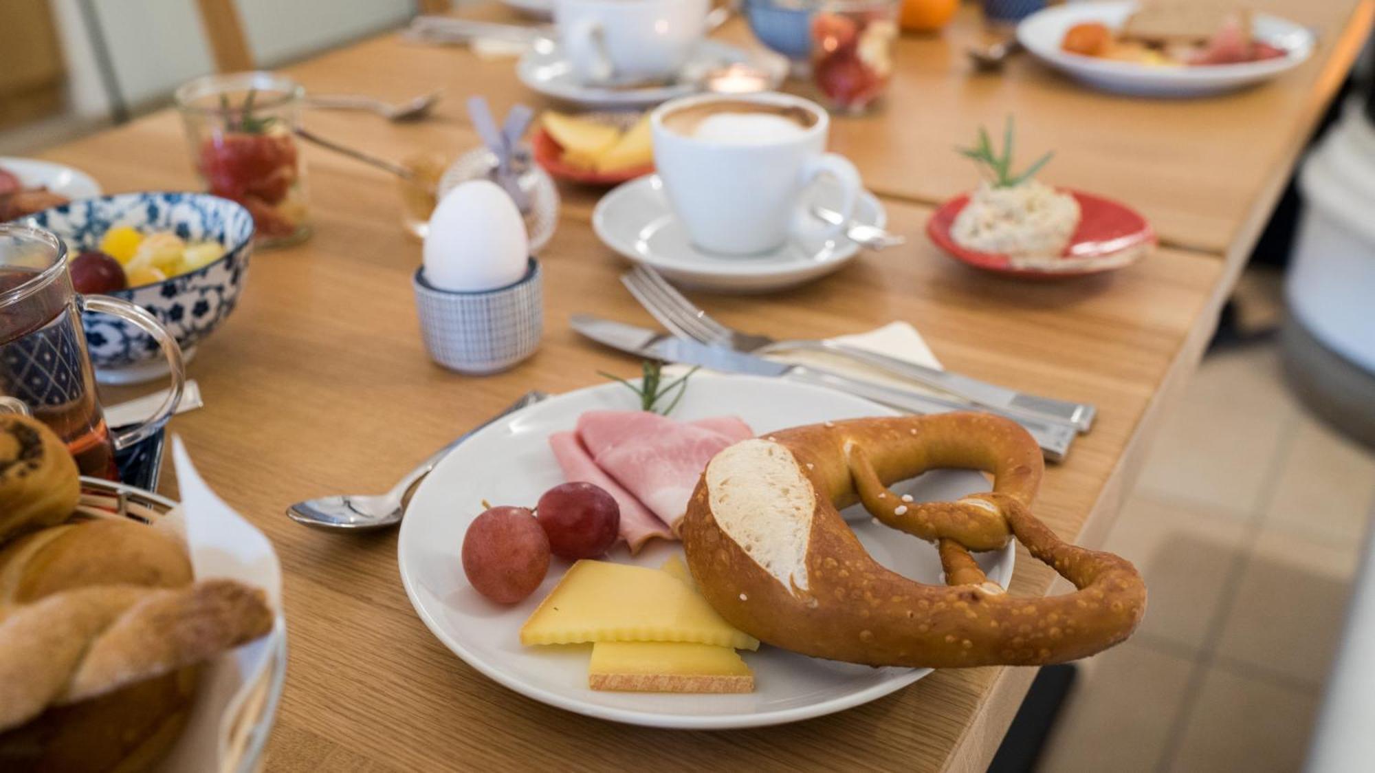 Biohotel Schloss Kirchberg 컬크버그엔더젝스트 외부 사진